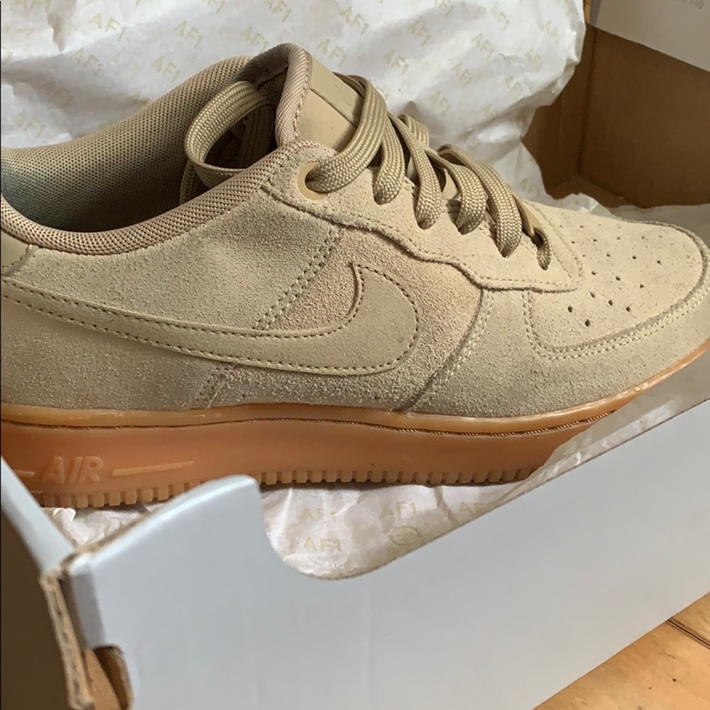 Shoes - Picture 2 of 3